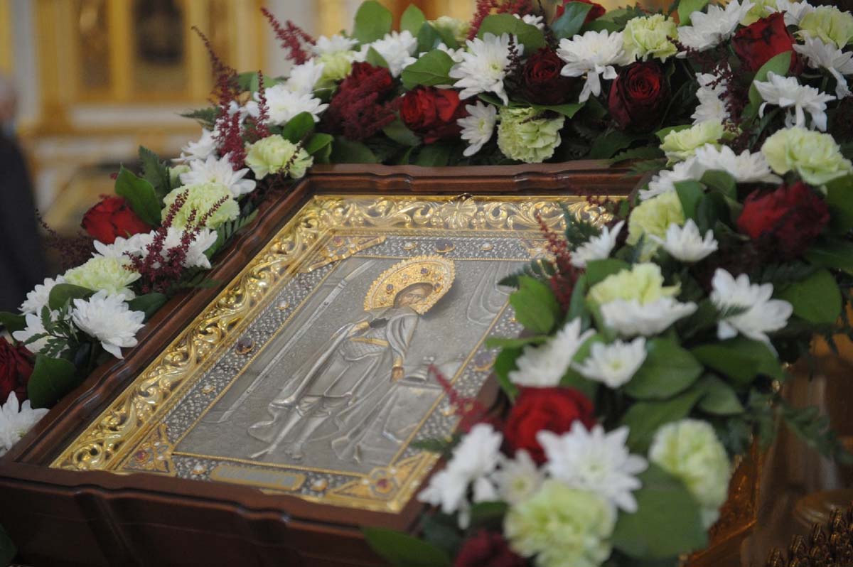 Воскресную Божественную литургию